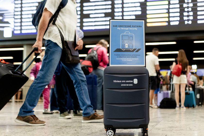 Vilniaus ir Kauno oro uostuose svarbūs pokyčiai keliautojams: aviacijos saugumo patikroje - visi daiktai ir skysčiai gali likti bagažo viduje